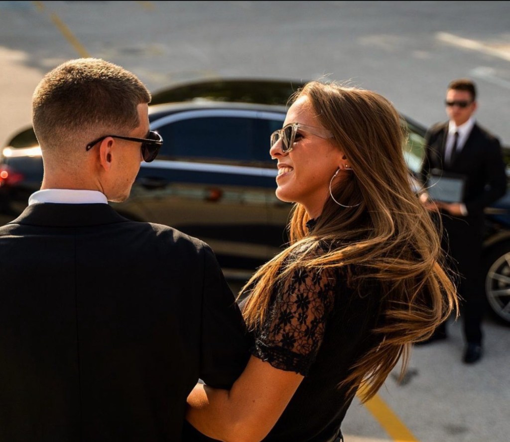 Why Professional Chauffeurs Offer More Than Just a Ride: The Benefits of Elite&nbsp;Transportation